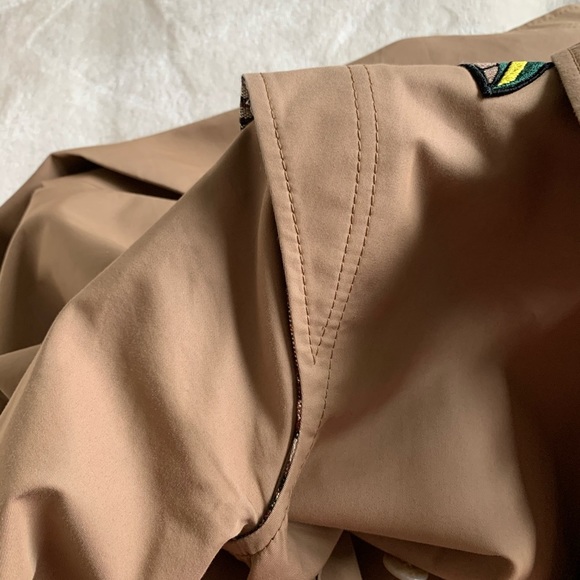 NWT Authentic Gucci butterfly gabardin trench coat - Picture 8 of 13